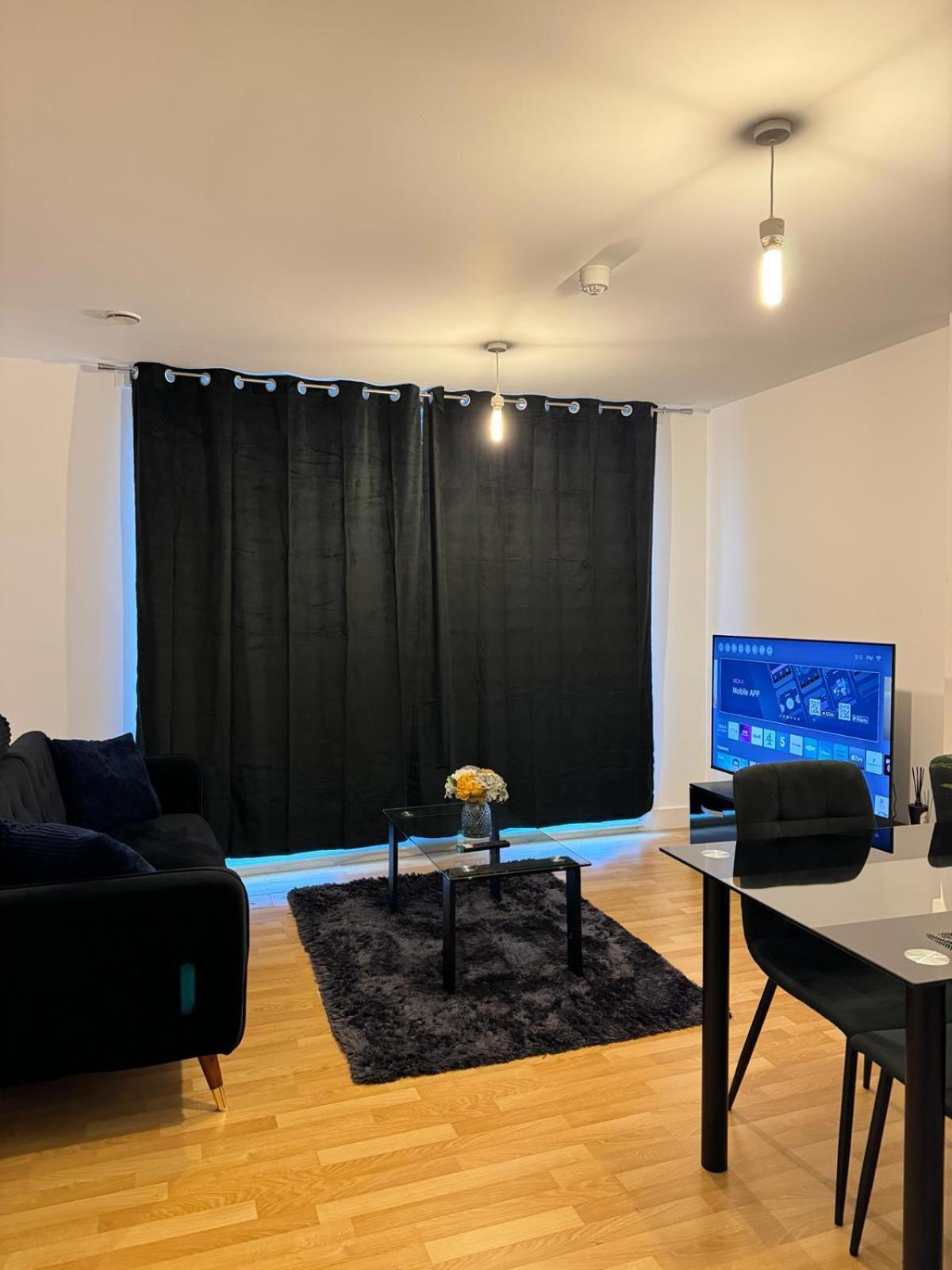 Spacious 2 Bedrooms Apartment In Stratford Londres Exterior foto